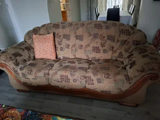 Price drop - Grafton everest 6 seater lounge sets