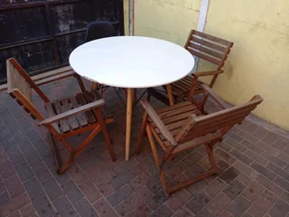 Coffee Table & Chairs