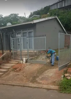 GATES AND BALUSTRADES.