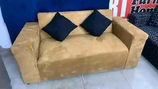 Couch 0610056760