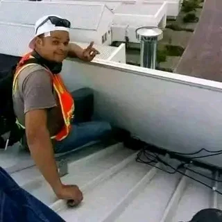 Solar panel/Inverter/Emergency power.