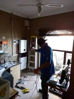 Solar panel/Inverter/Emergency power.