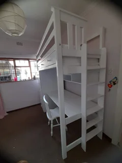 Loft beds with sturdy desk