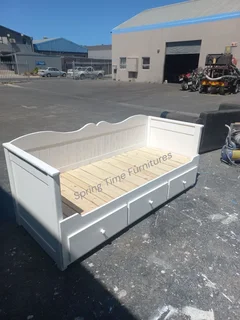 Quality daybeds with storage