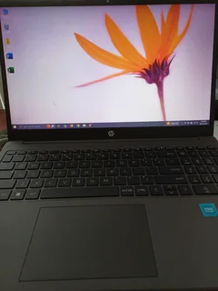 Still Under Guarantee! Hp Laptop Like New!