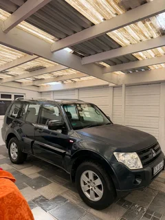 Mitsubishi pejero auto