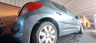 2012 Peugeot 207 1.4 16V 4 door manual stripping complete car for spares