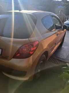 2008 Peugeot 207 1.4 8V 2 door Manual stripping complete car for spares