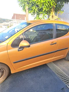 2008 Peugeot 207 1.4 8V 2 door Manual stripping complete car for spares