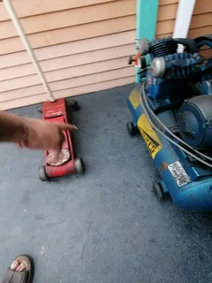 80 liters Quinns twin head compressor for sale