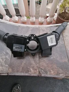 2015 Hyundai i20 original indicator and light switch stalk for sale