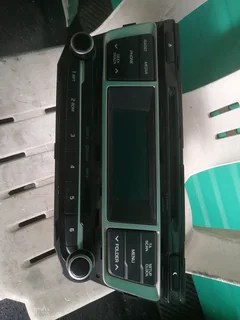 2015 Hyundai i20 original radio head unit for sale in good working condition