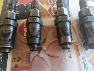 2005 Ford Ranger 2.5 turbo diesel injectors for sale good working condition