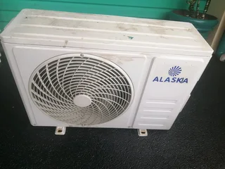 12000btu Alaska mirror finish aircon in good working condition