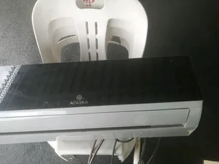 12000btu Alaska mirror finish aircon in good working condition