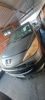 2012 Peugeot 207 1.4 16v  4 door Manual stripping complete car for spares