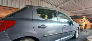 2012 Peugeot 207 1.4 16V 4 door manual stripping complete car for spares