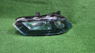 Kuv 300 Headlamp