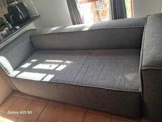 Couch - Ad posted by Lynette Marais