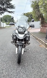 2007 BMW R1200GS Adventure. Need some little TLC.   Engine and gear box 100%.    NO SERVO brake