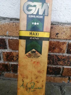 Gunn & Moore Maxi 606 signed by Ashwell Prince Cricket Bat
