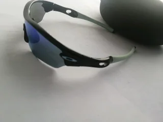 OAKLEY RADAR Sunglasses (Like New)