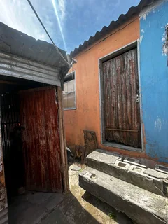 1bedroom semi detached house for sale in Philipi