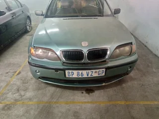 BMW E46 318i Stripping