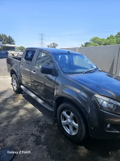 Isuzu double cab kb300 2014