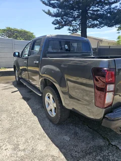 Isuzu double cab kb300 2014