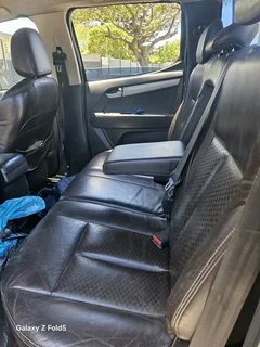 Isuzu double cab kb300 2014