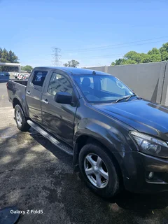 Isuzu double cab kb300 D.TEQ Lx