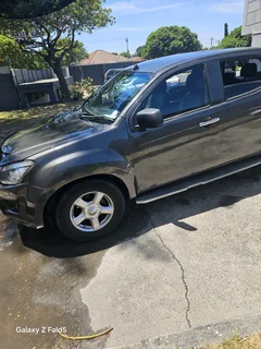 Isuzu double cab kb300 D.TEQ Lx