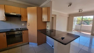 Stunning 2 Bed, 2 Bath First Floor Apartment in Craighall Park