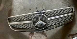 Mercedes-Benz w204, C43,C63 facelift grille