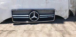 Mercedes-Benz w463 ,G63, G450,G400 grille