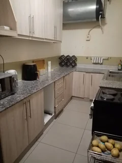 SPACIOUS ROOM IN PMB CENTRAL