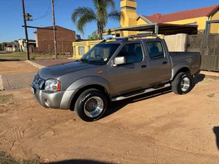 2005 Nissan Hardbody Double Cab