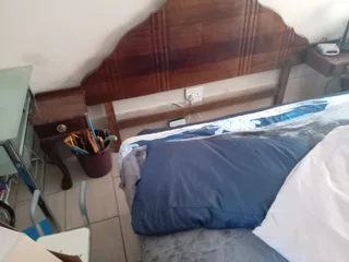 BALL AND CLAW HEADBOARD INCLUDING SIDE DRAWERS R2500