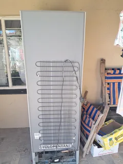 Hisense fridge/freezer needs attention ***urgent sale*