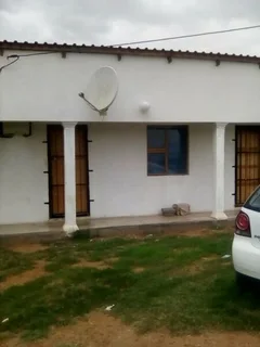 flat to rent R2000 per month