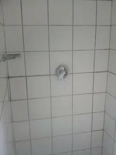 flat to rent R2000 per month