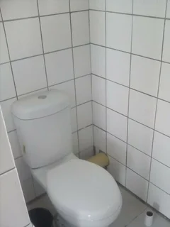 flat to rent R2000 per month