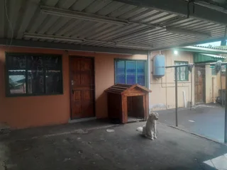 1 Bedroom Outbuilding for Rent - Shastri Park