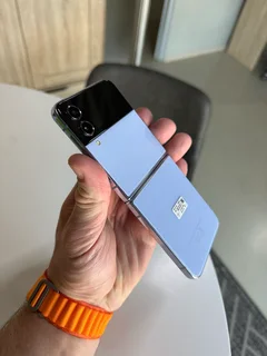 Samsung Galaxy Z Flip 4 – 256GB | Dual Sim | Blue