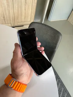 Samsung Galaxy Z Flip 4 – 256GB | Dual Sim | Blue