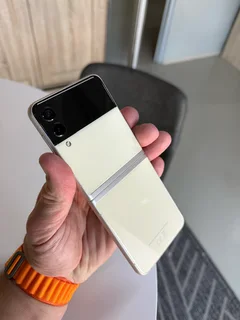 Samsung Galaxy Z Flip 3 – 256GB | Dual Sim | White