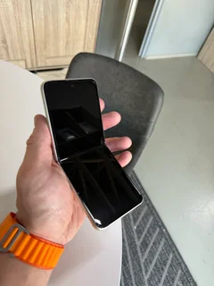 Samsung Galaxy Z Flip 3 – 256GB | Dual Sim | White