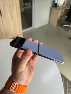 Samsung Galaxy Z Flip 4 – 256GB | Dual Sim | Blue | Perfect Condition