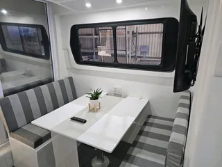 Luxuryhouse boat